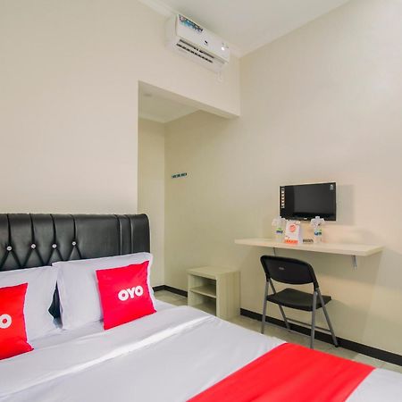 Oyo 1078 Fakhira Residence Cianjur Kültér fotó