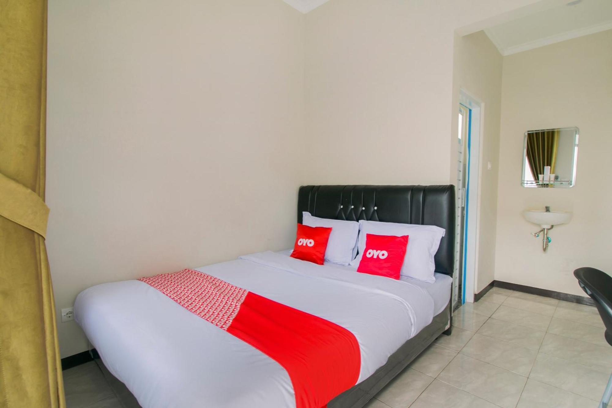 Oyo 1078 Fakhira Residence Cianjur Kültér fotó