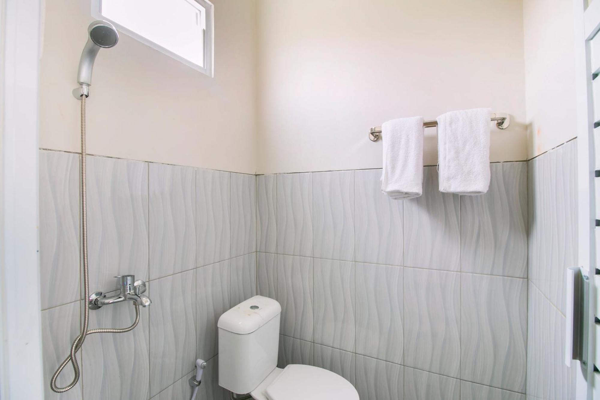 Oyo 1078 Fakhira Residence Cianjur Kültér fotó