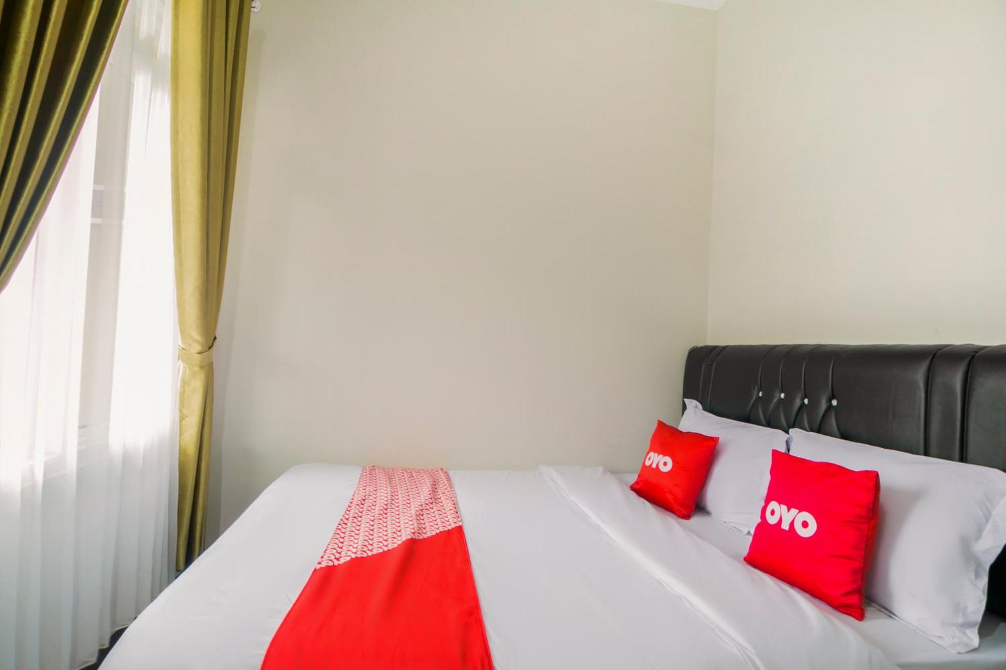 Oyo 1078 Fakhira Residence Cianjur Kültér fotó