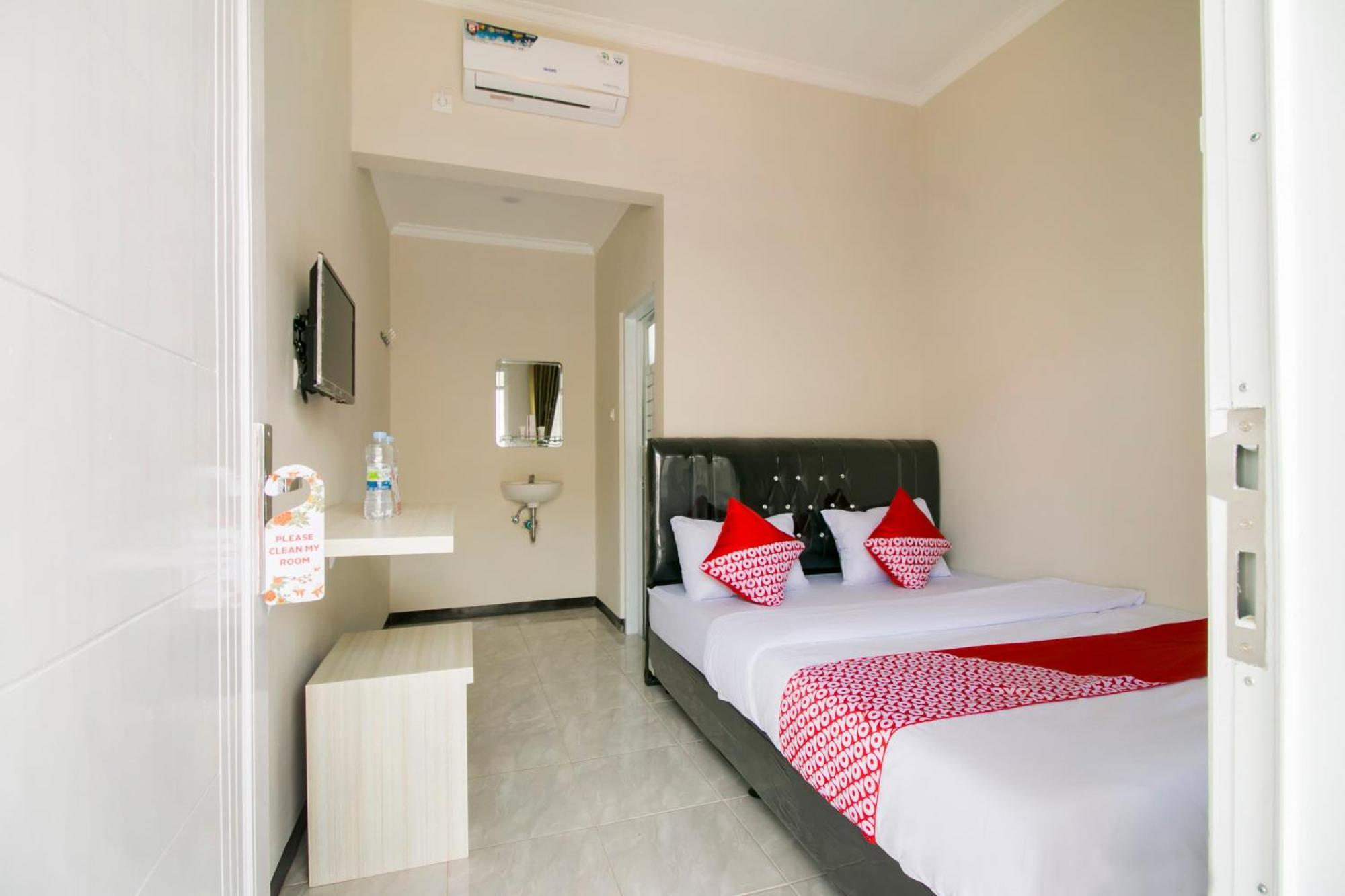 Oyo 1078 Fakhira Residence Cianjur Kültér fotó